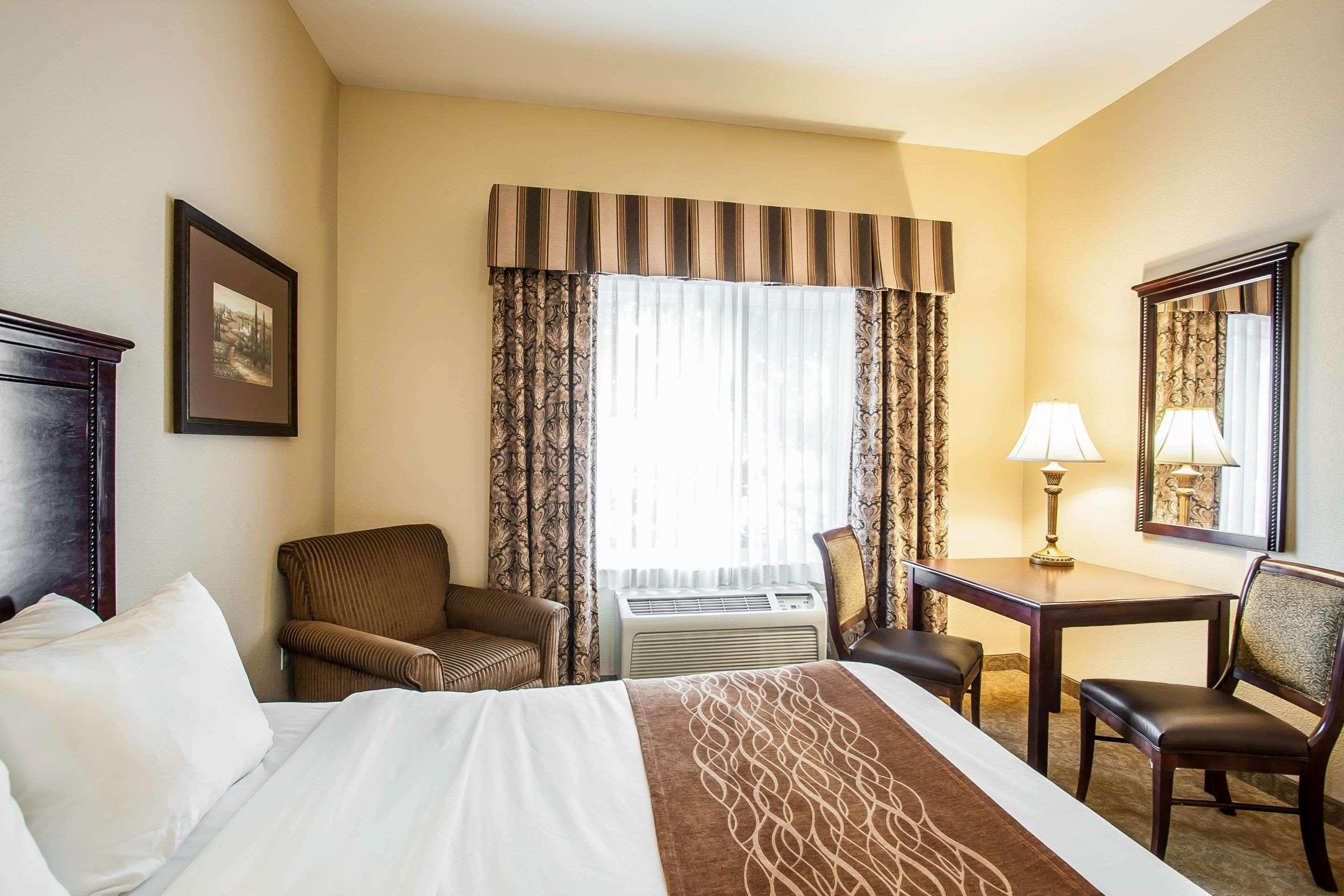 Comfort Inn & Suites Mcminnville Wine Country Exteriör bild