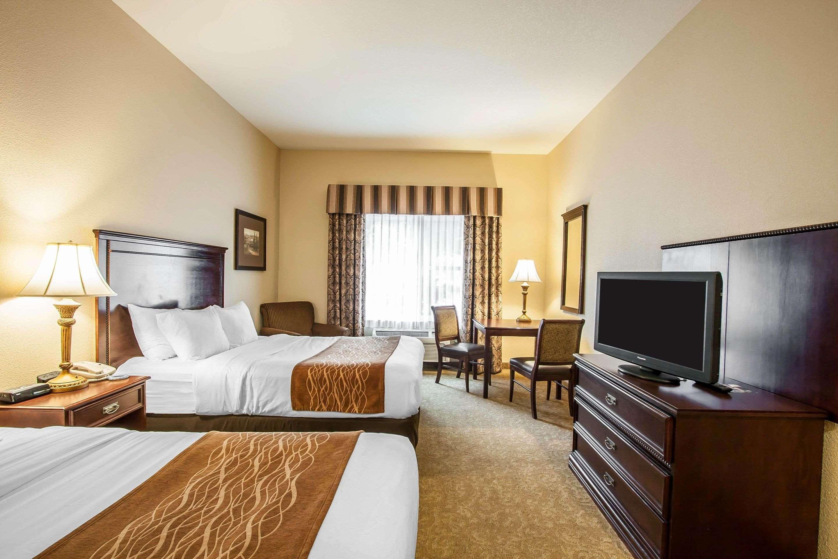 Comfort Inn & Suites Mcminnville Wine Country Exteriör bild