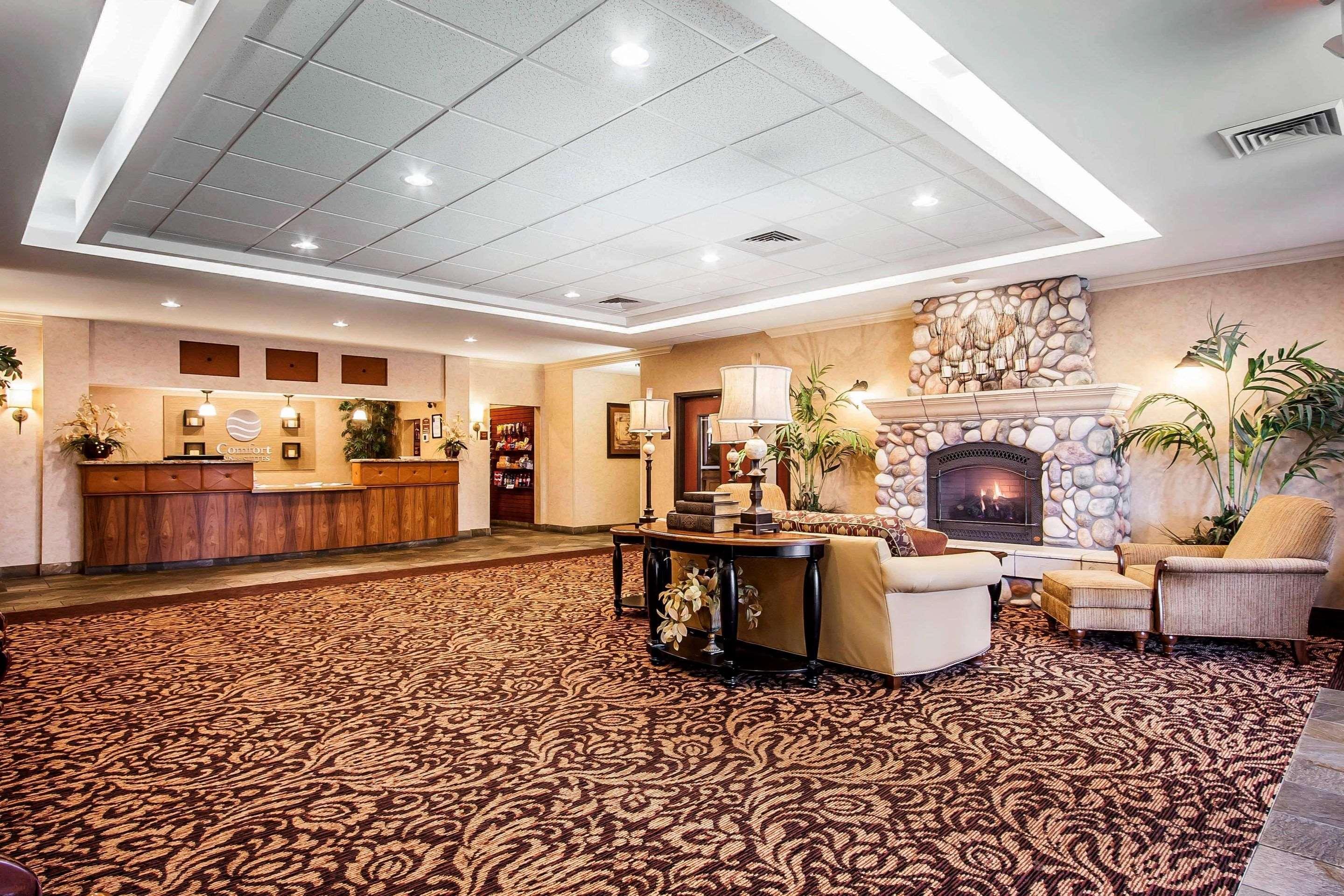 Comfort Inn & Suites Mcminnville Wine Country Exteriör bild