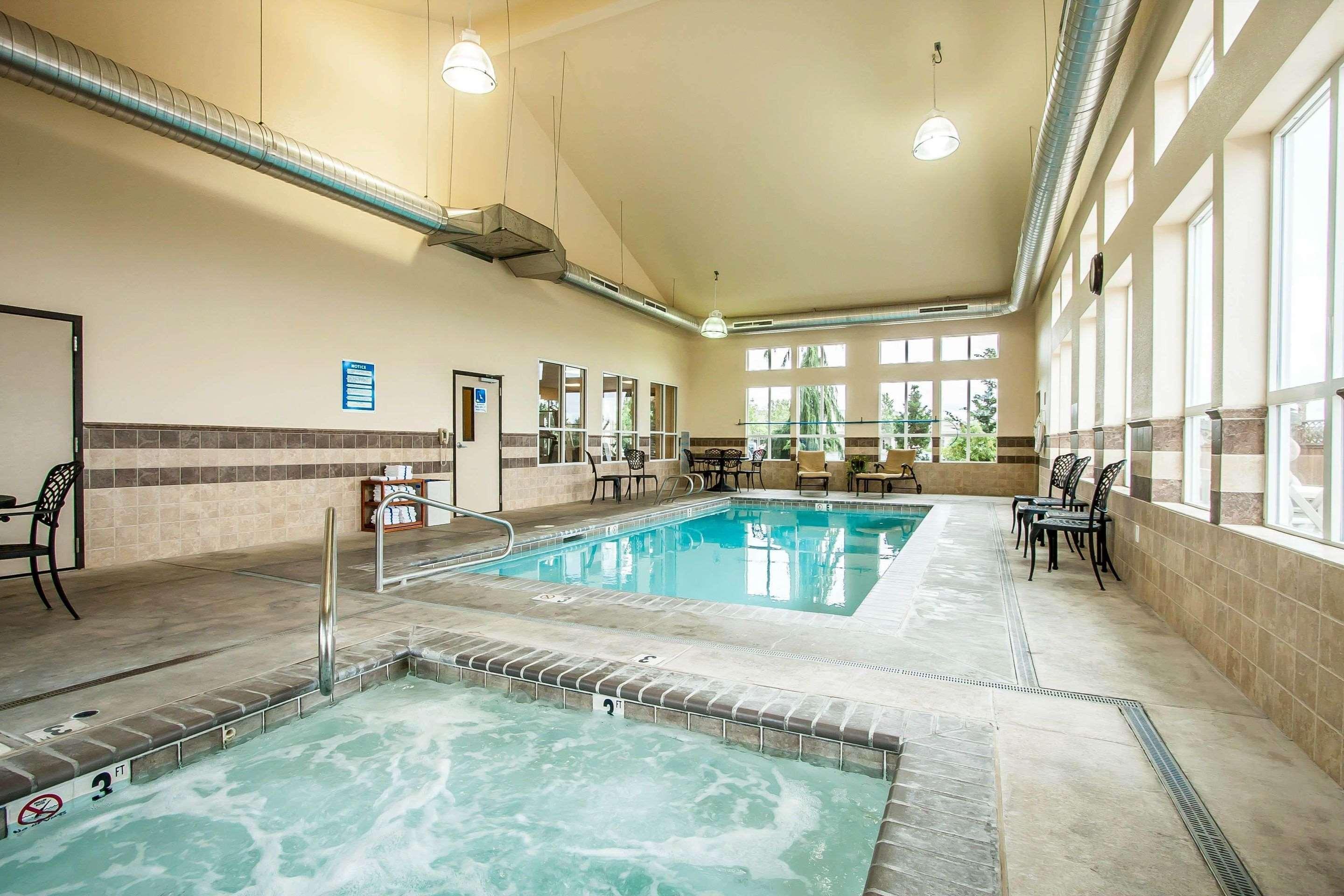 Comfort Inn & Suites Mcminnville Wine Country Exteriör bild