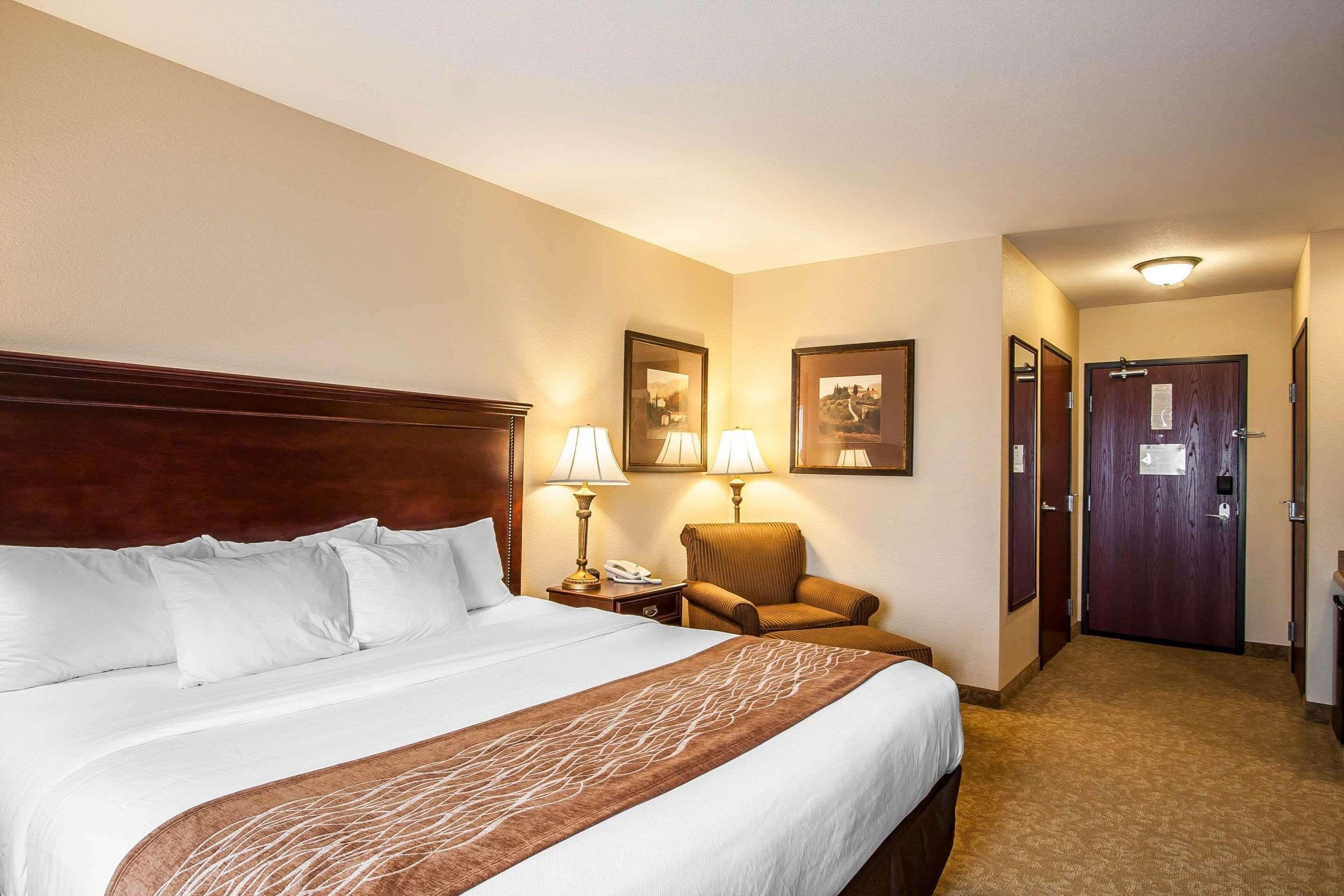 Comfort Inn & Suites Mcminnville Wine Country Exteriör bild