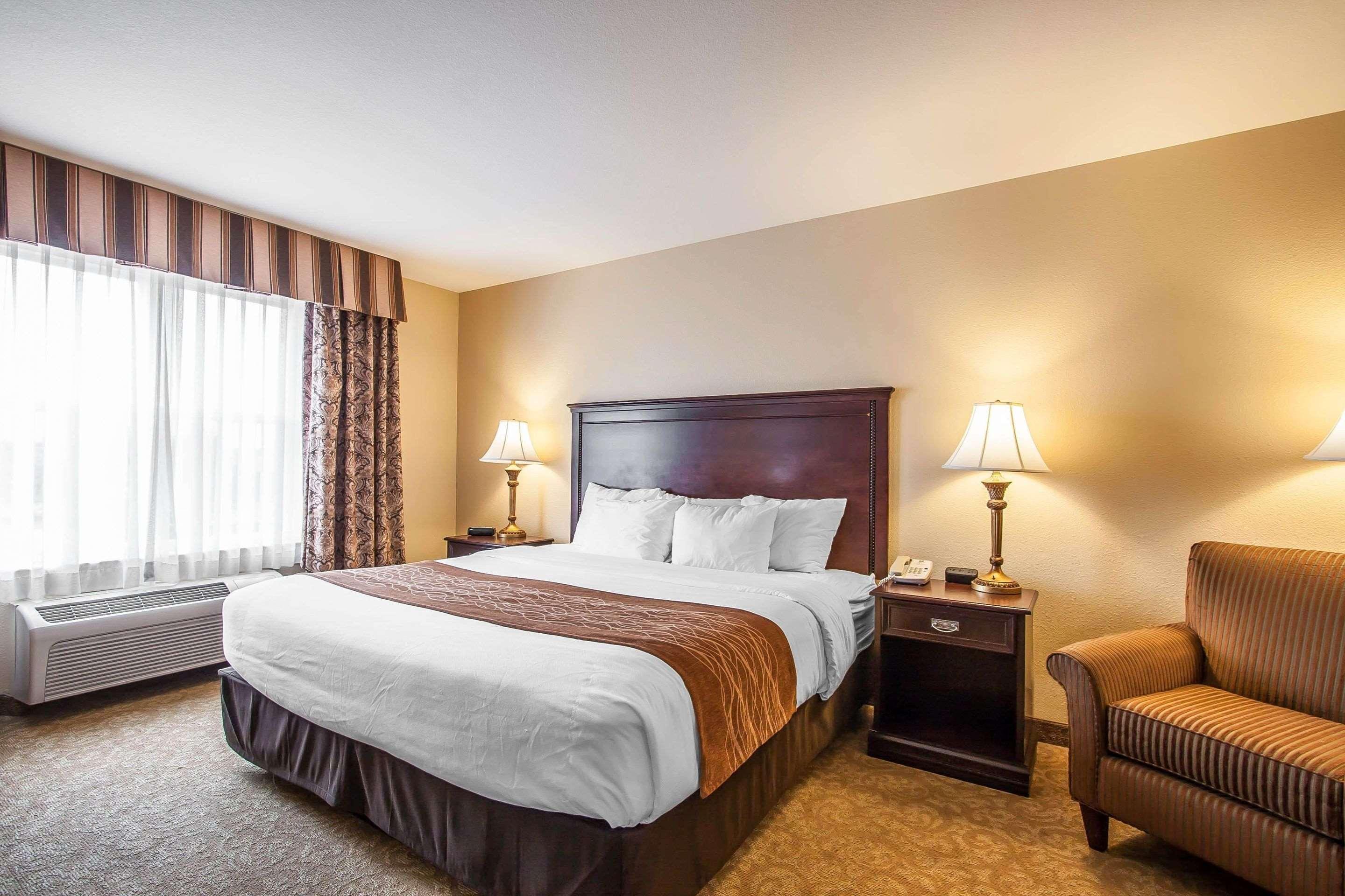 Comfort Inn & Suites Mcminnville Wine Country Exteriör bild