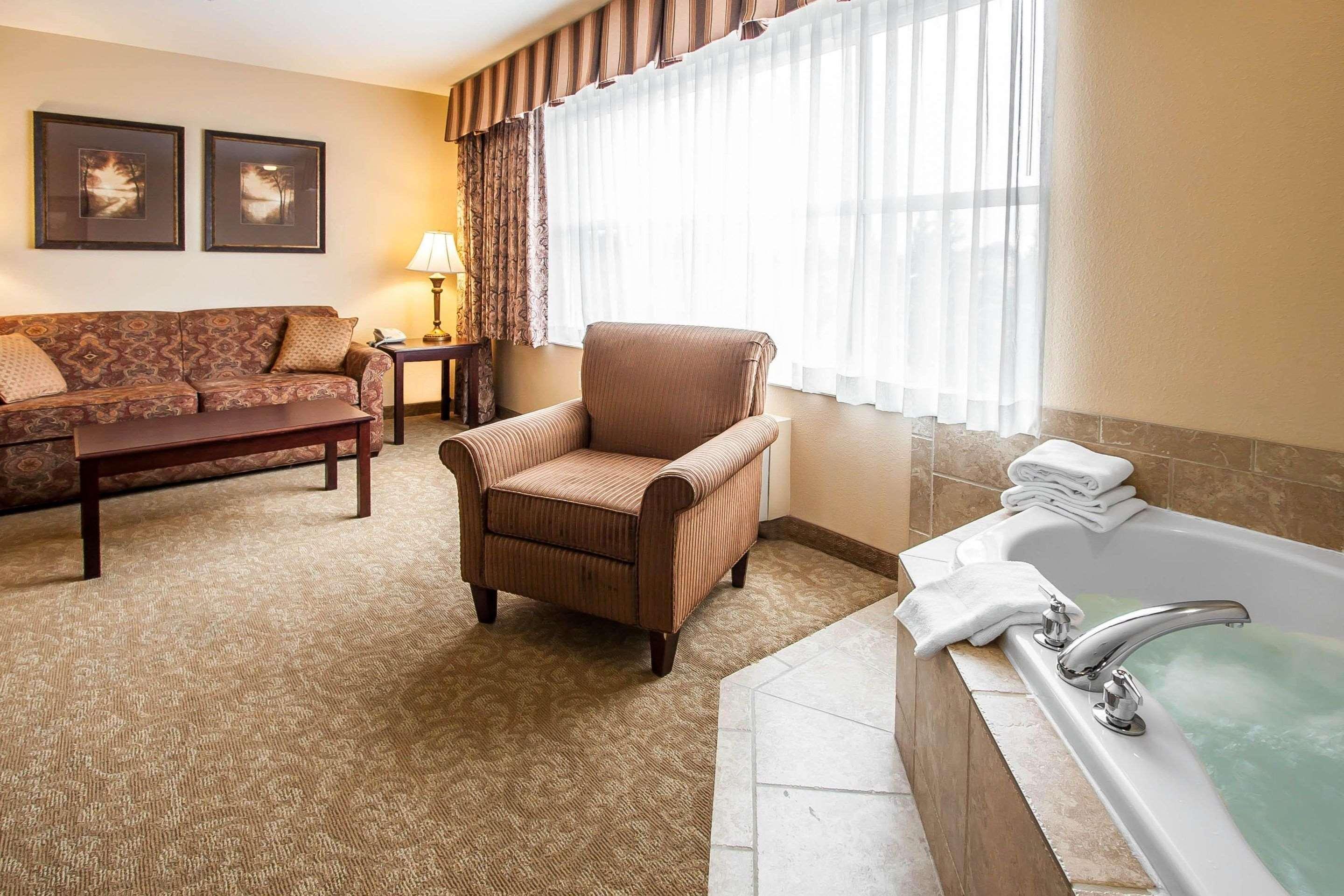 Comfort Inn & Suites Mcminnville Wine Country Exteriör bild